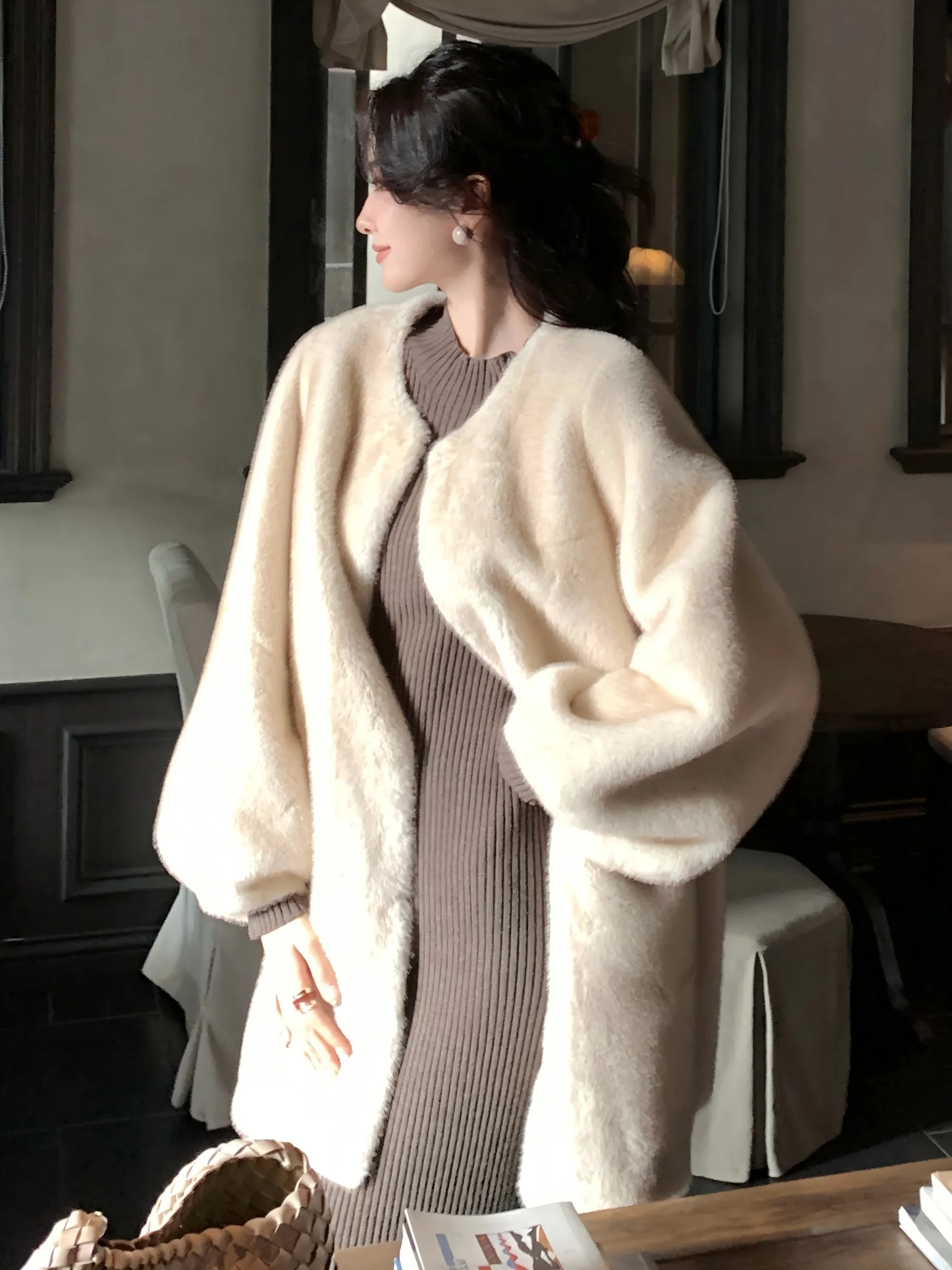 

Женское зимнее пальто Arc Light SYT средней длины свободного кроя с эффектом искусственного меха, модель Lantern Sve