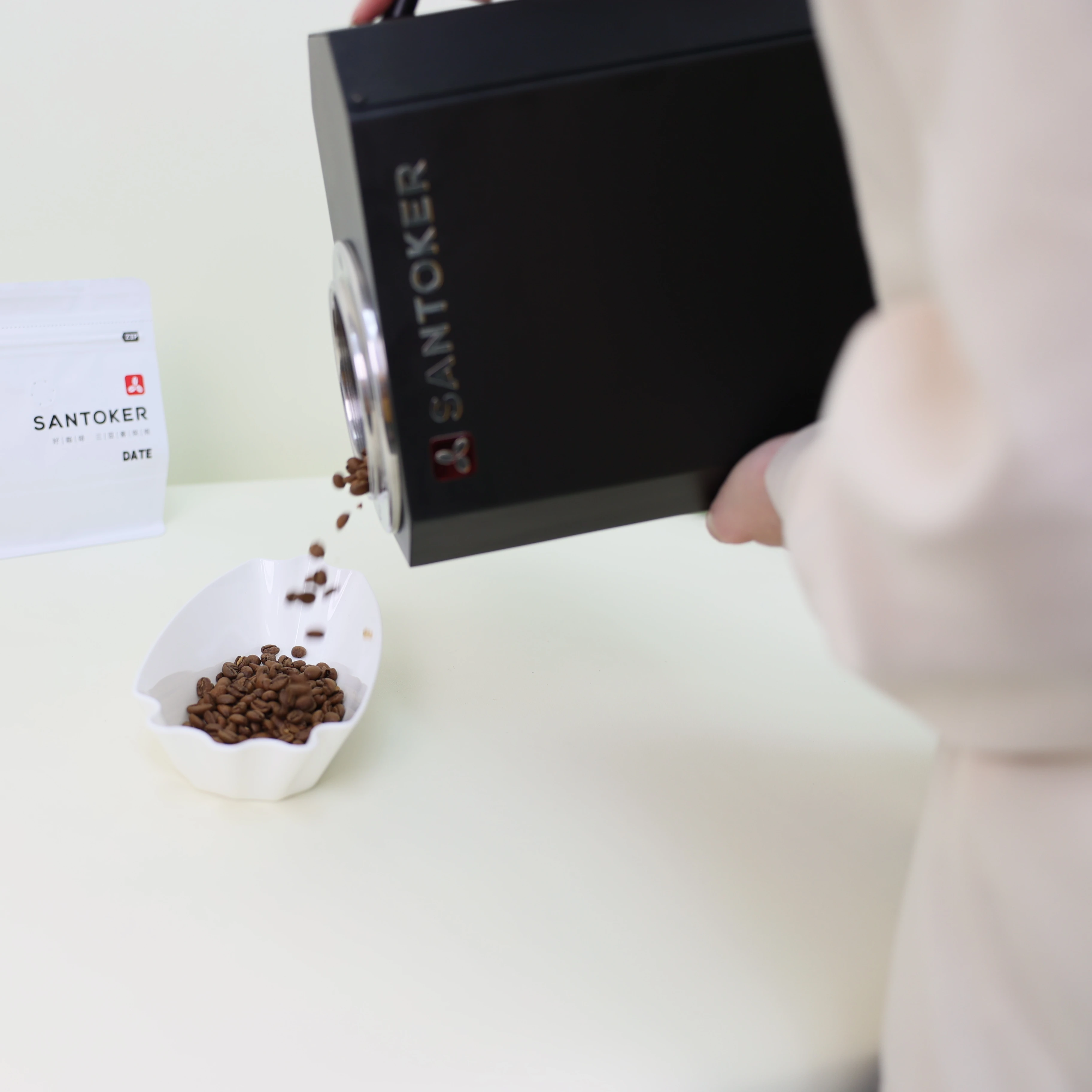 

Santoker 2025 Newest 100g Smart Home Sample Coffee Beans Roasting Machine Tostadora De Cafe Coffee Roasters