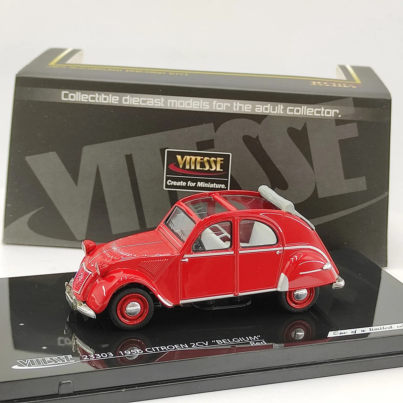 Box Cracked Diecast 1:43 Scale 1956 Citroen 2CV Belgian Red Alloy Car Model