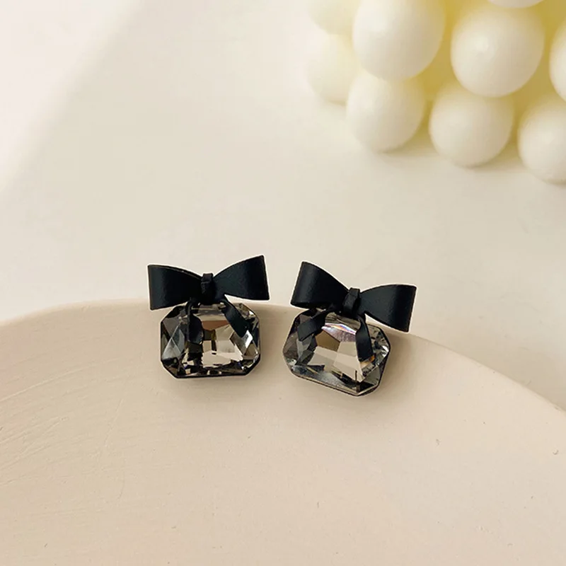 New jewelry fashion Black Color Bowknot Cube Crystal Earring Square bow Earrings for Women Pretty gift