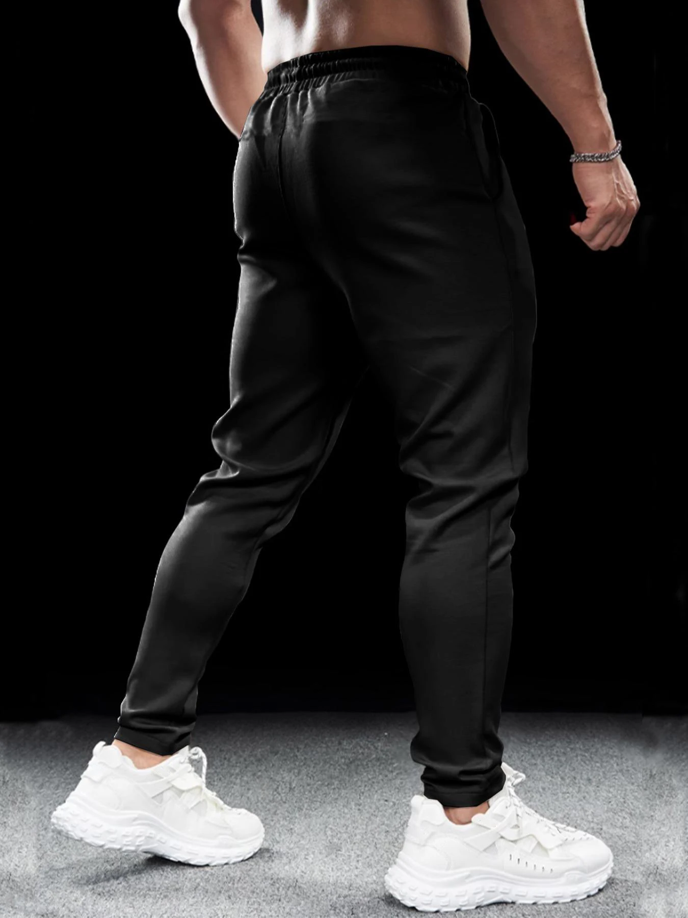 J9S2428 Black