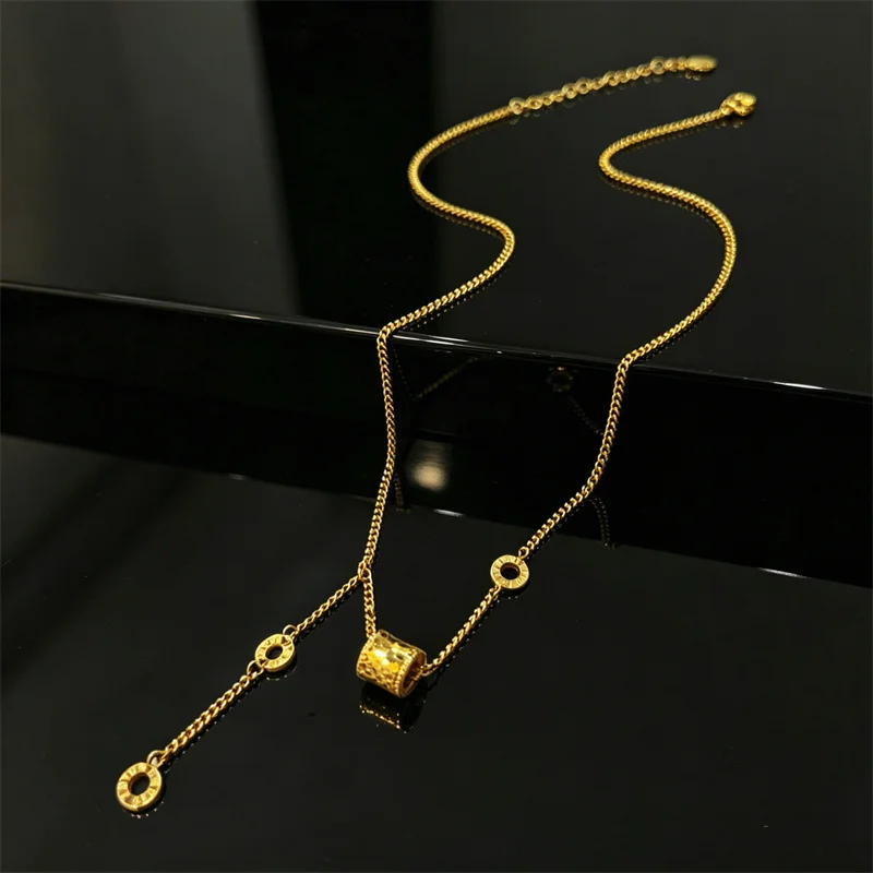 Collar de Oro Macizo 24K AU999 Unisex con Texto Romano y Borla, Joyería de Alta Gama para Parejas, Regalo Festivo