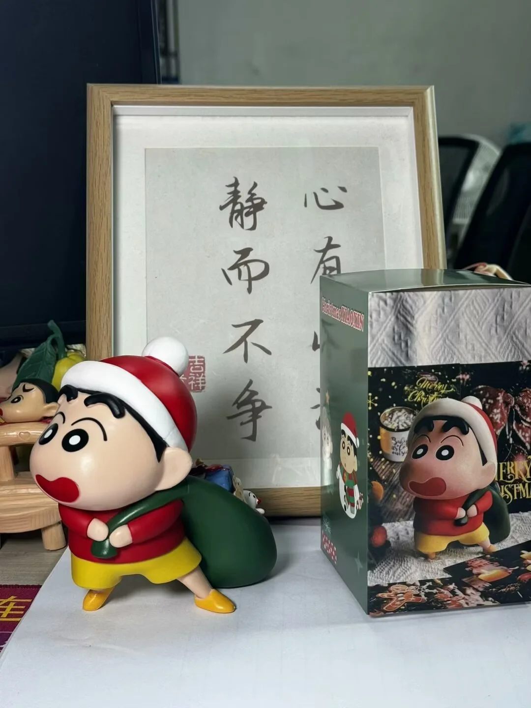 Cartoon Crayon Shin-Chan Action Figure Christmas Tree Nohara Shinnosuke Cos Santa Claus Delivering Gift Cute Anime Figures Dolls