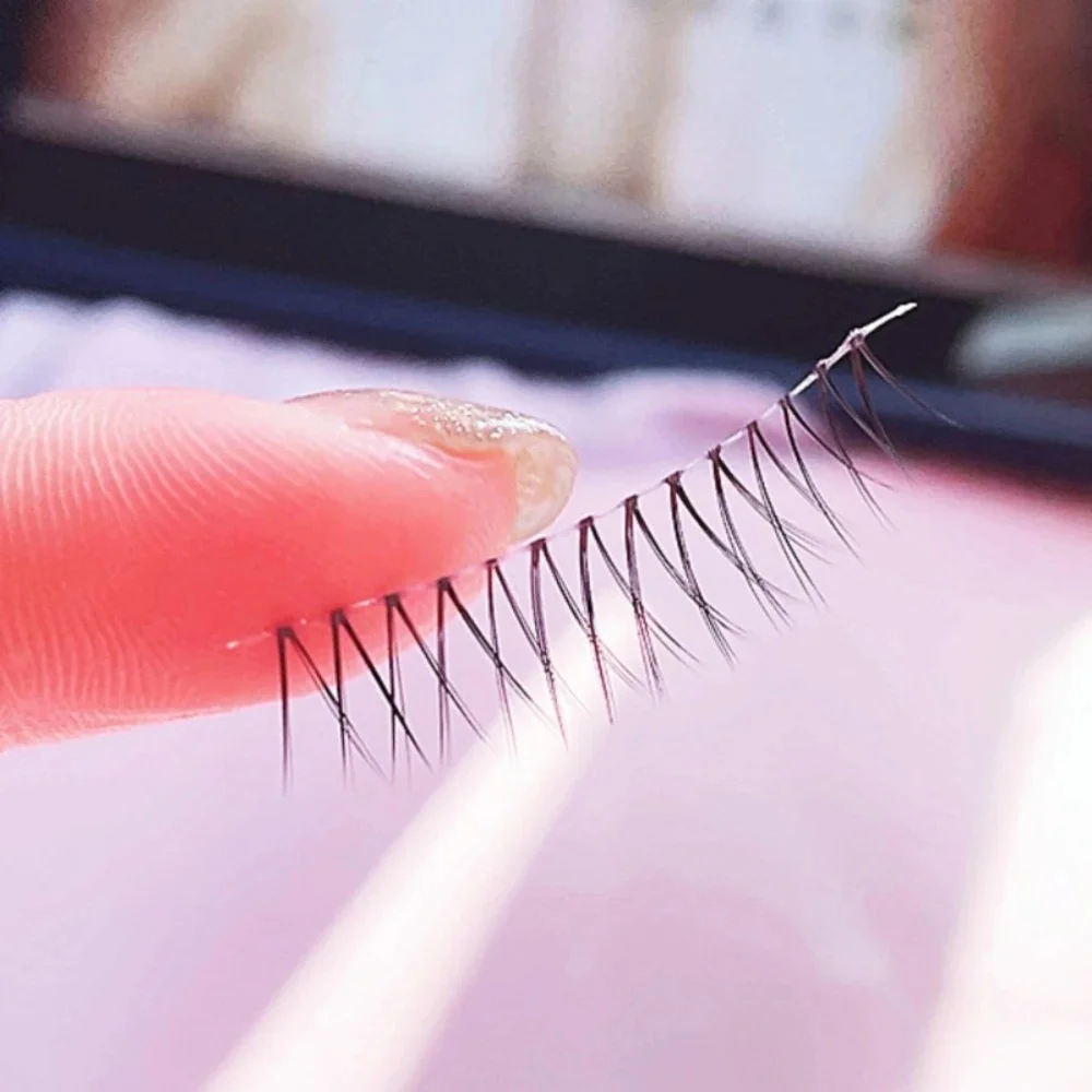 10pairs Korean False Eyelashes V-shape Idol Fake Eyelashes Natural Wispy Soft V-eyelashes Transparent Stem Artificial Eyelashes