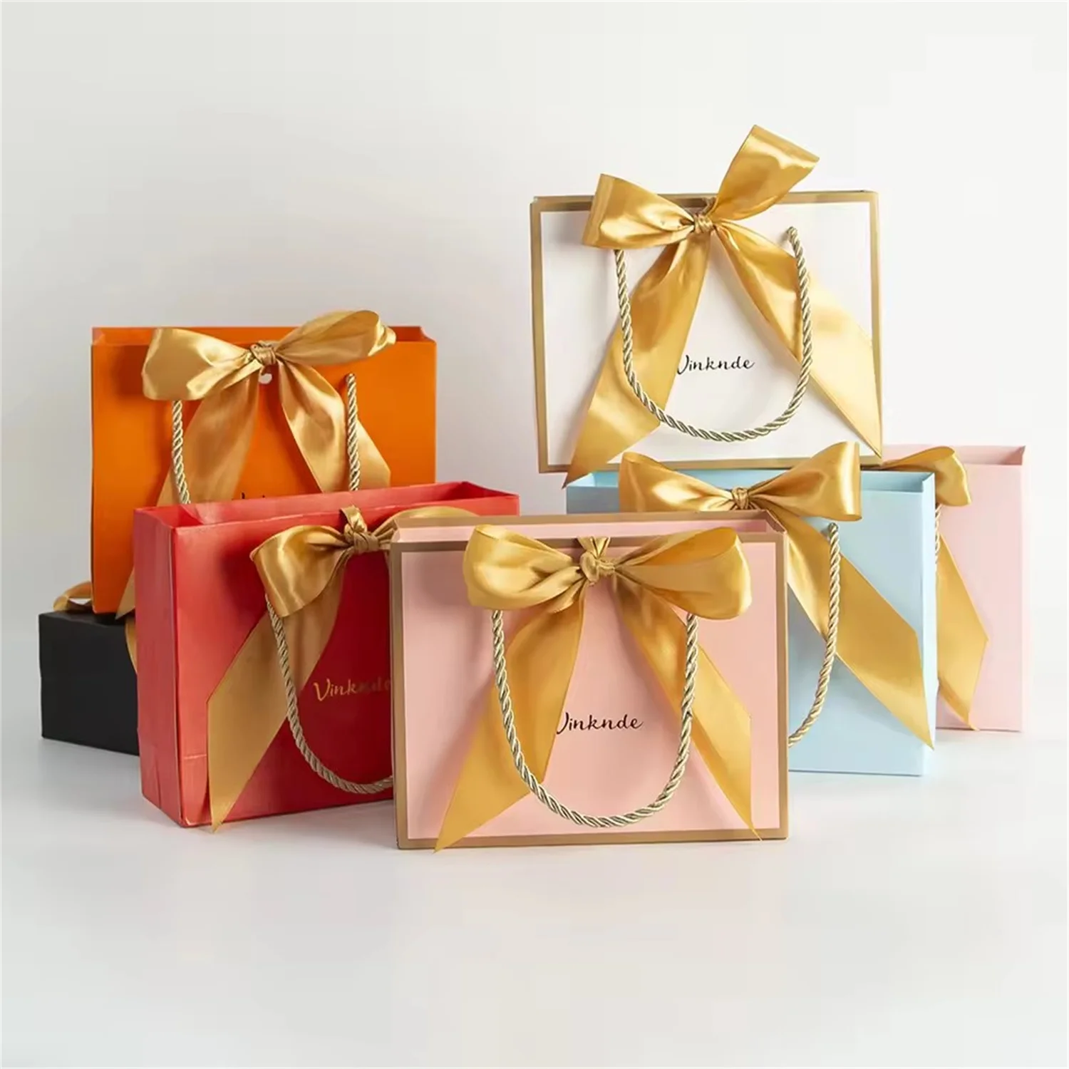 100Pack Luxury Custom Printed Kraft Handle Paper Bag Recyclable Retail Packaging Clothing Shoes Fur Gifts Brand Logo Carton Bags