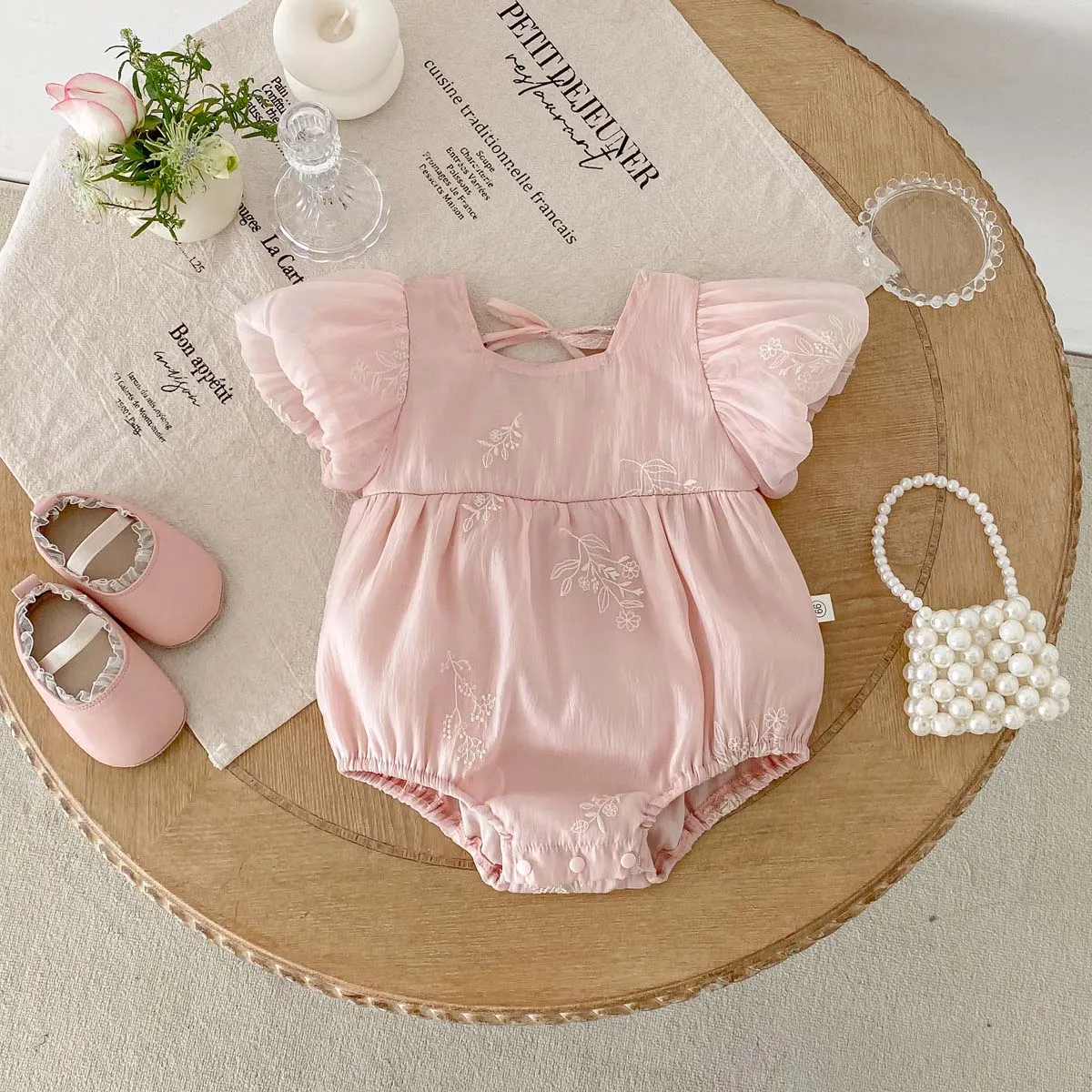 Summer new baby girl jumpsuit cute bubble sleeve embroidered cotton jumpsuit, comfortable children's clothing suitable for 0-2 y