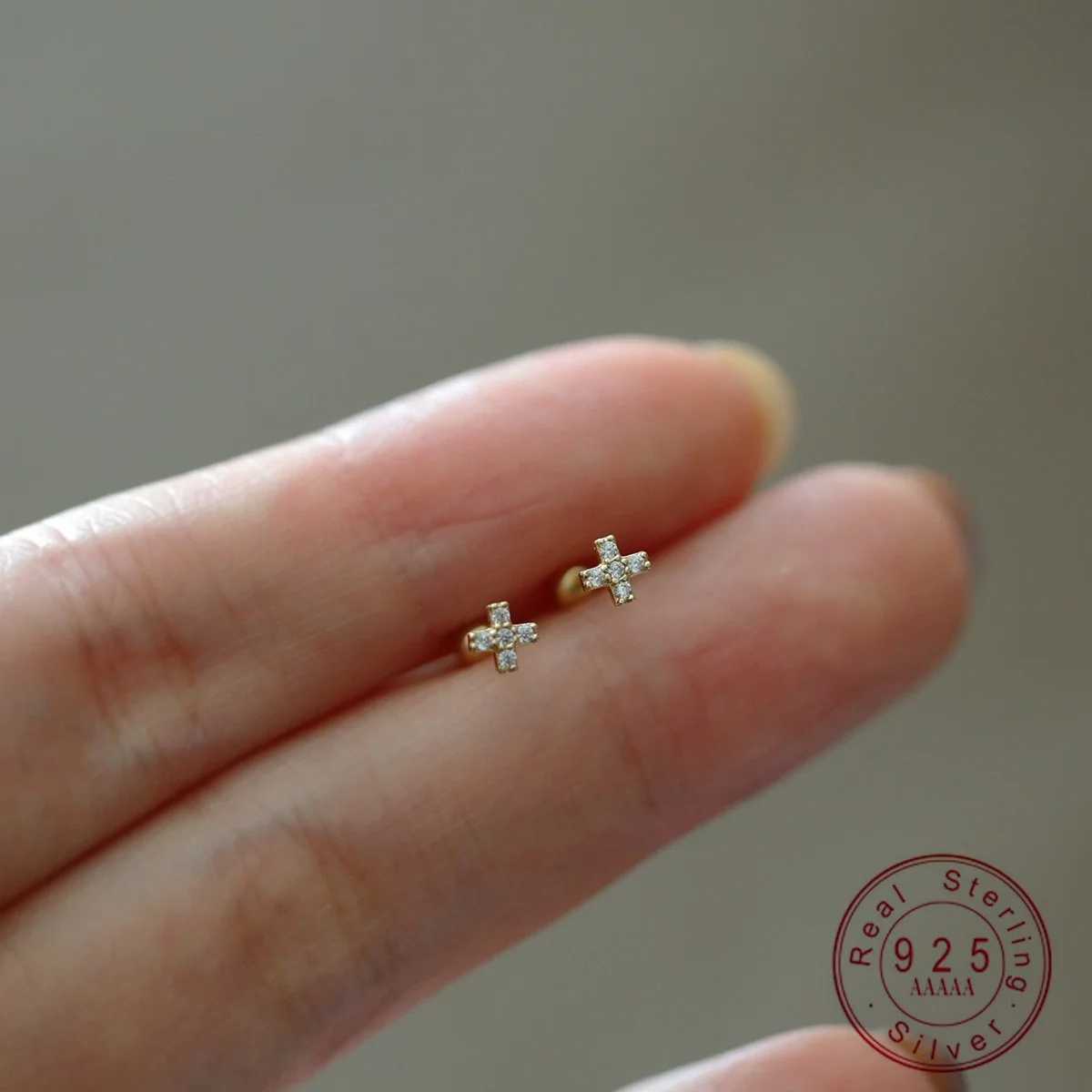 

S925 Sterling Silver Plated 18K Gold Mini Cross Zircon Exquisite Screws Earrings Fashionable Temperament Jewelry for Women