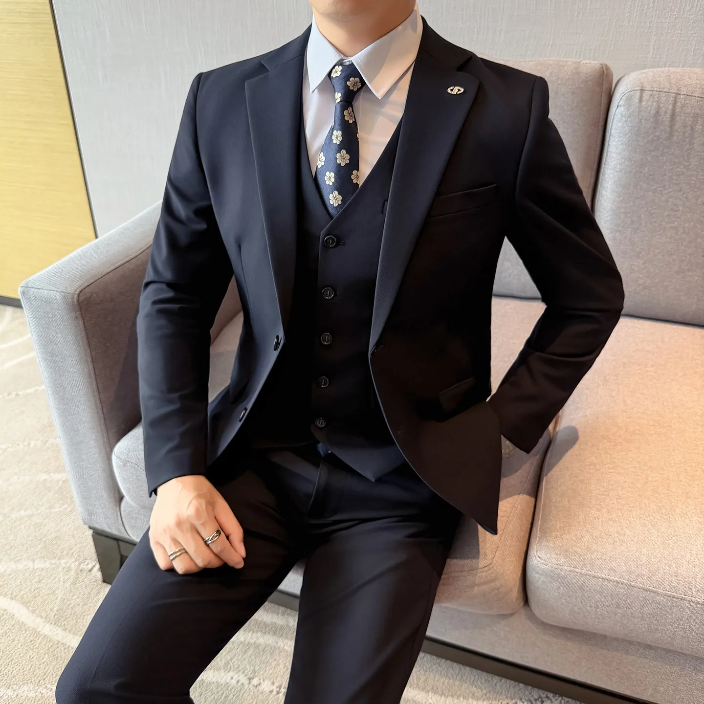 High-Quality Fashionable Men's Three-Piece Suit Set Casual Business Style Autumn Winter New Arrival Elegant Formal Wear