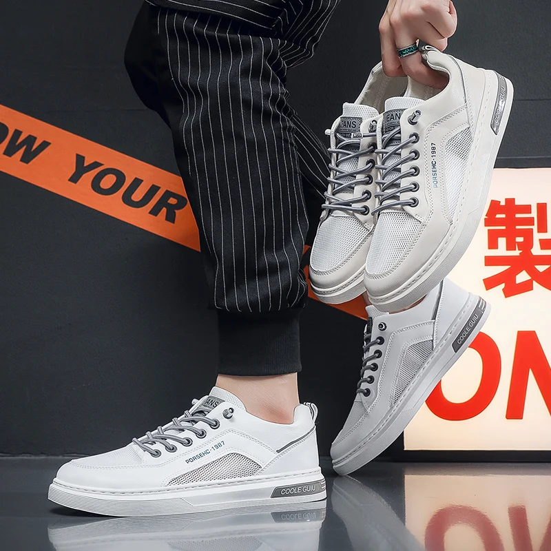 Lightweight Men Daily Sneakers Elastic Breathable Fabric Shock Absorbing Sole for Long Standing and Outdoor Leisure Strolling
