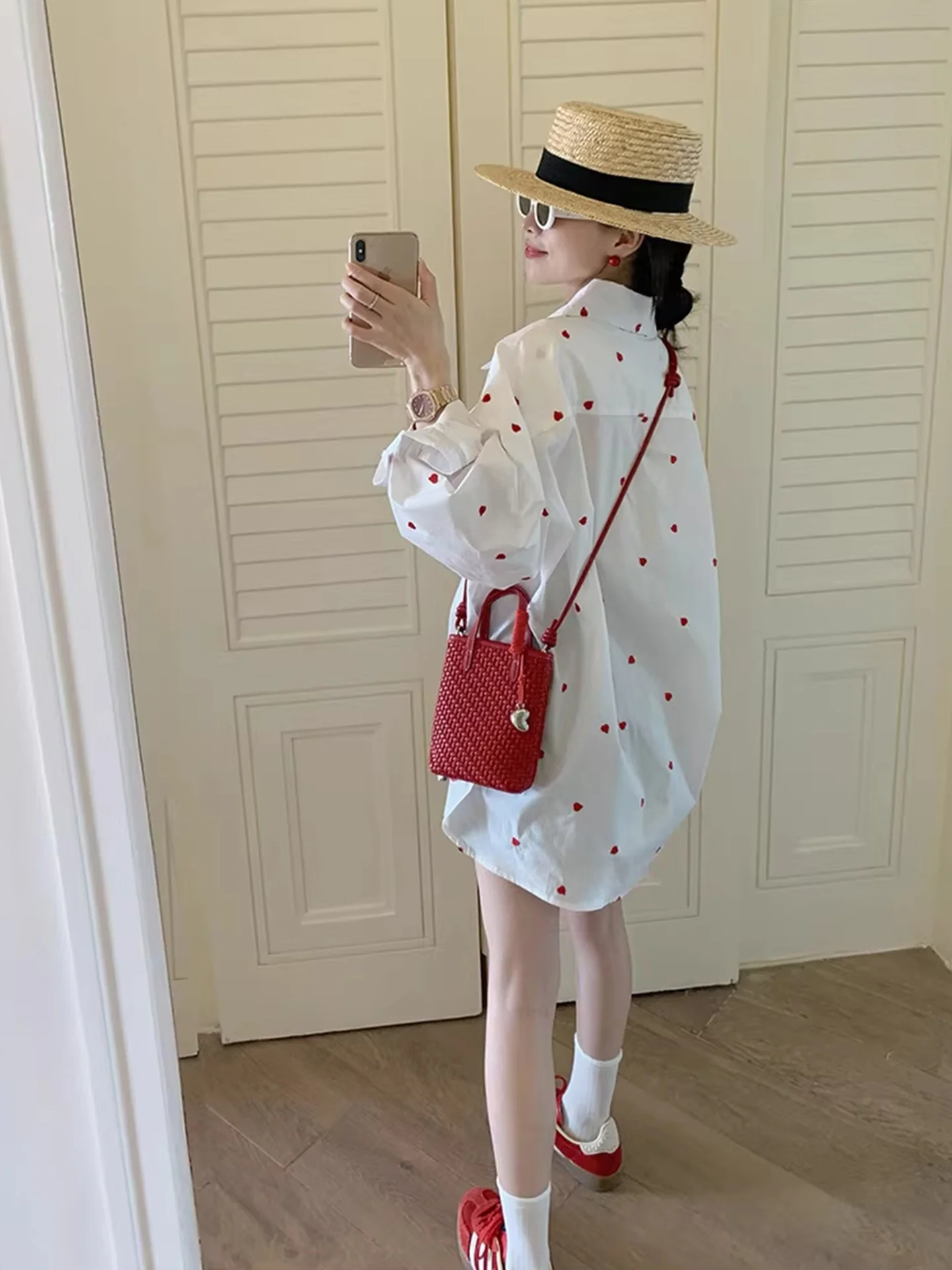 Red Heart Embroidery Long Sleeve Shirt Women's Loose Fit Casual Style Spring 2026 Breathable Comfortable Mid-Length Coat