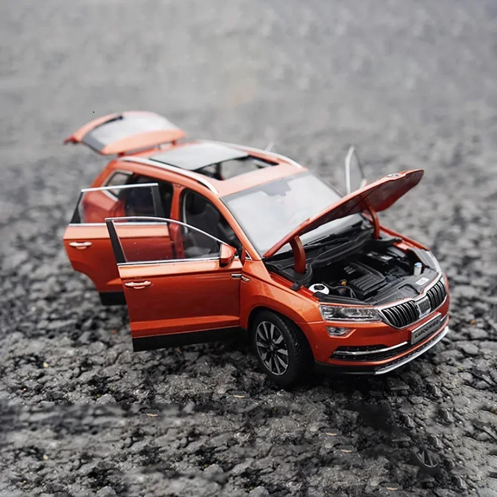 Original 1:18 Scale Volkswagen Skoda Karoq Die-cast Simulation