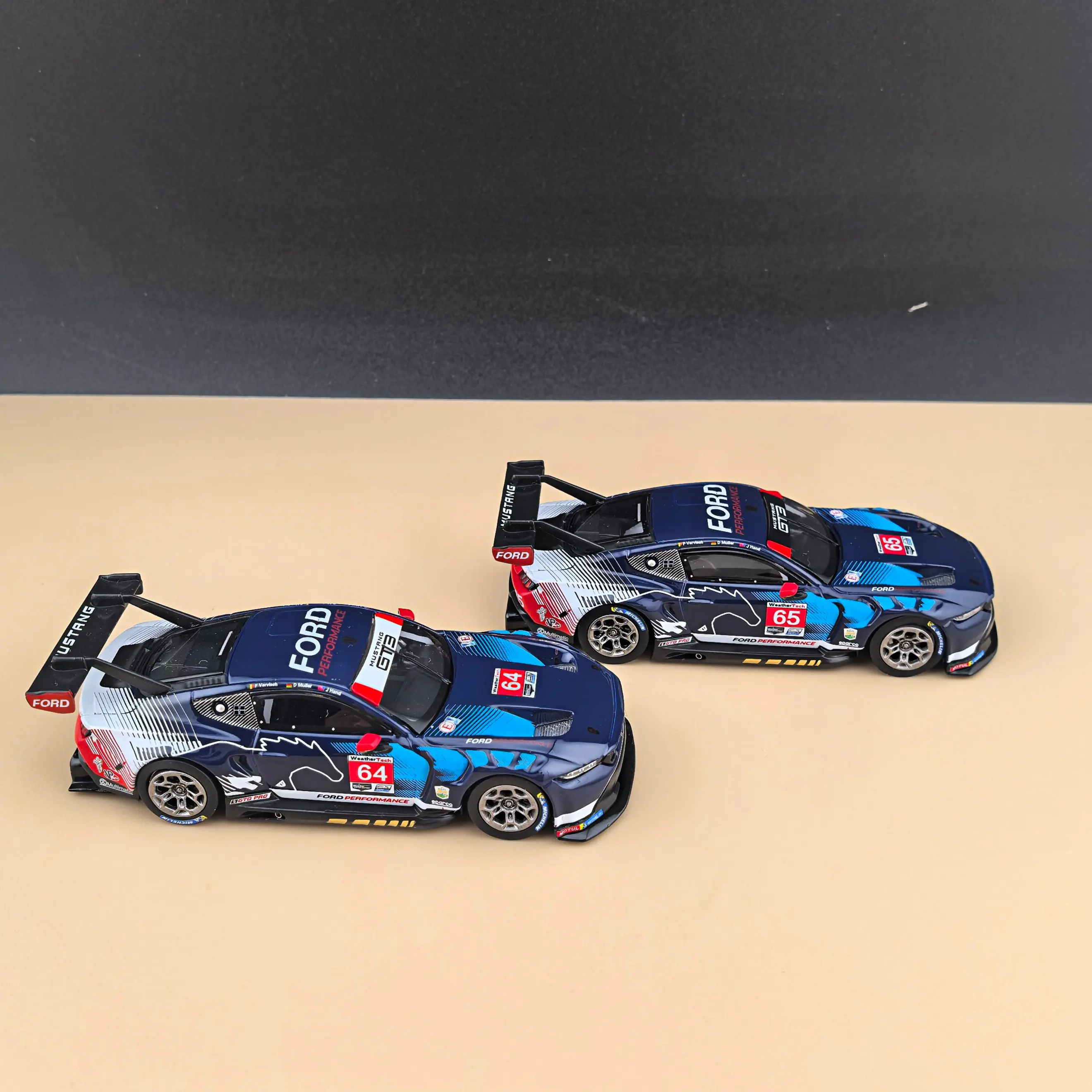 Elowen Art 1:64 Ford Mustang GT3 Race Car Alloy Diecast Model Car Collectible Gift