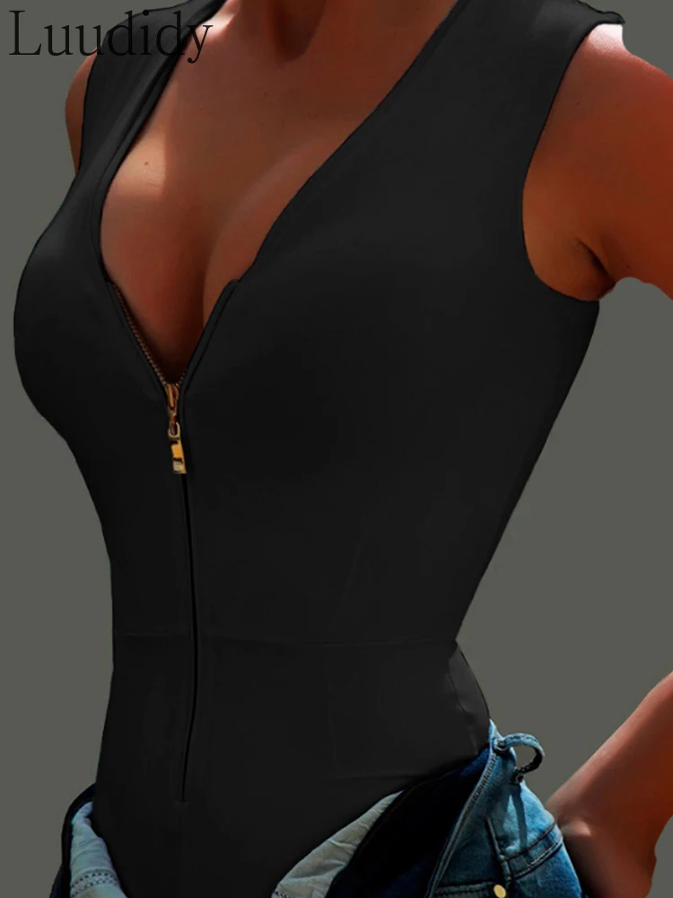 セクシーなジップフロントVネックノースリーブスキニーボディスーツ