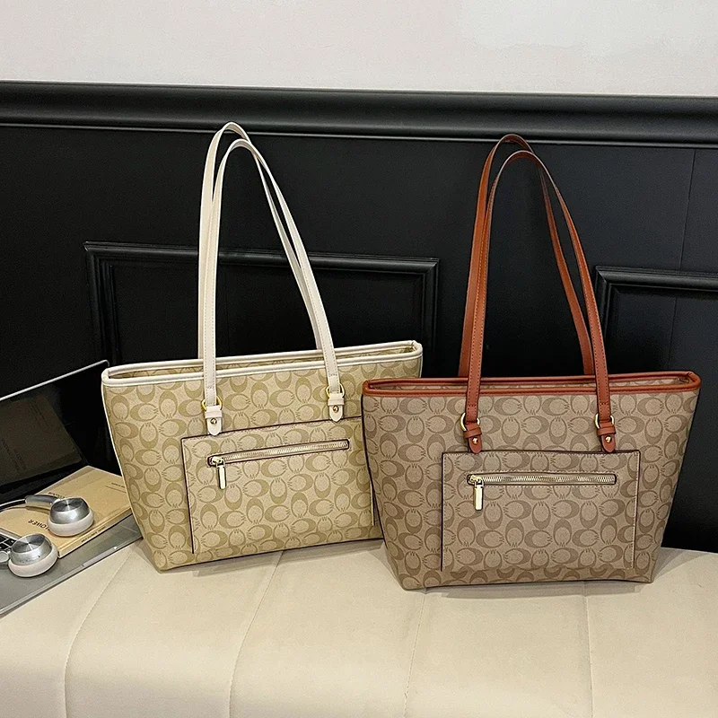 

Classy Ladies Crossbody-Bag Made of Gully-Printed Leather Featuring Sleek Spacious Waterproof Trendy Toronto Modern Style