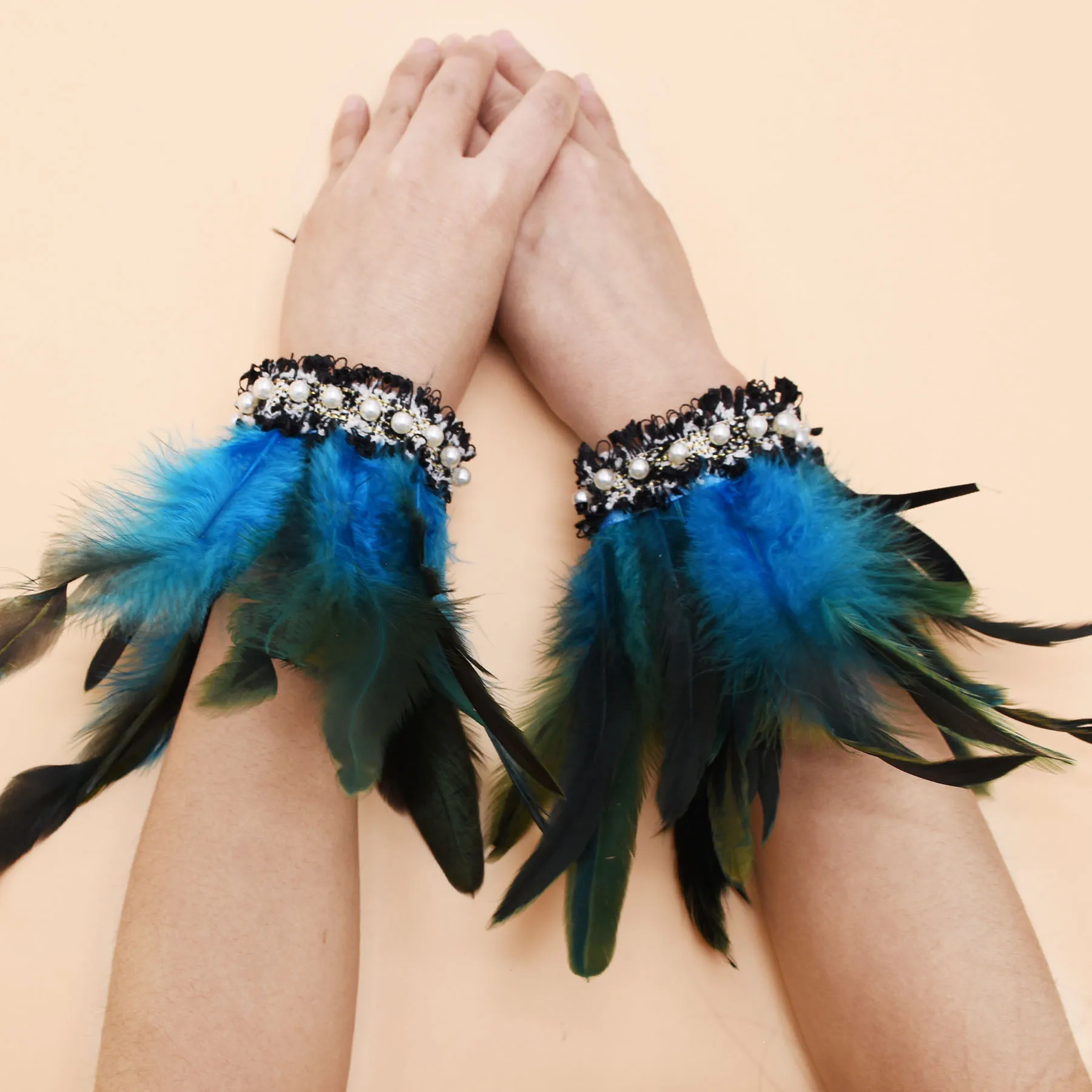 

Gothic Colorful Rooster Feather Wrist Cuffs Arm Warmers Halloween Cosplay Party Rave Stage Performance Jewelry Accessories Gift