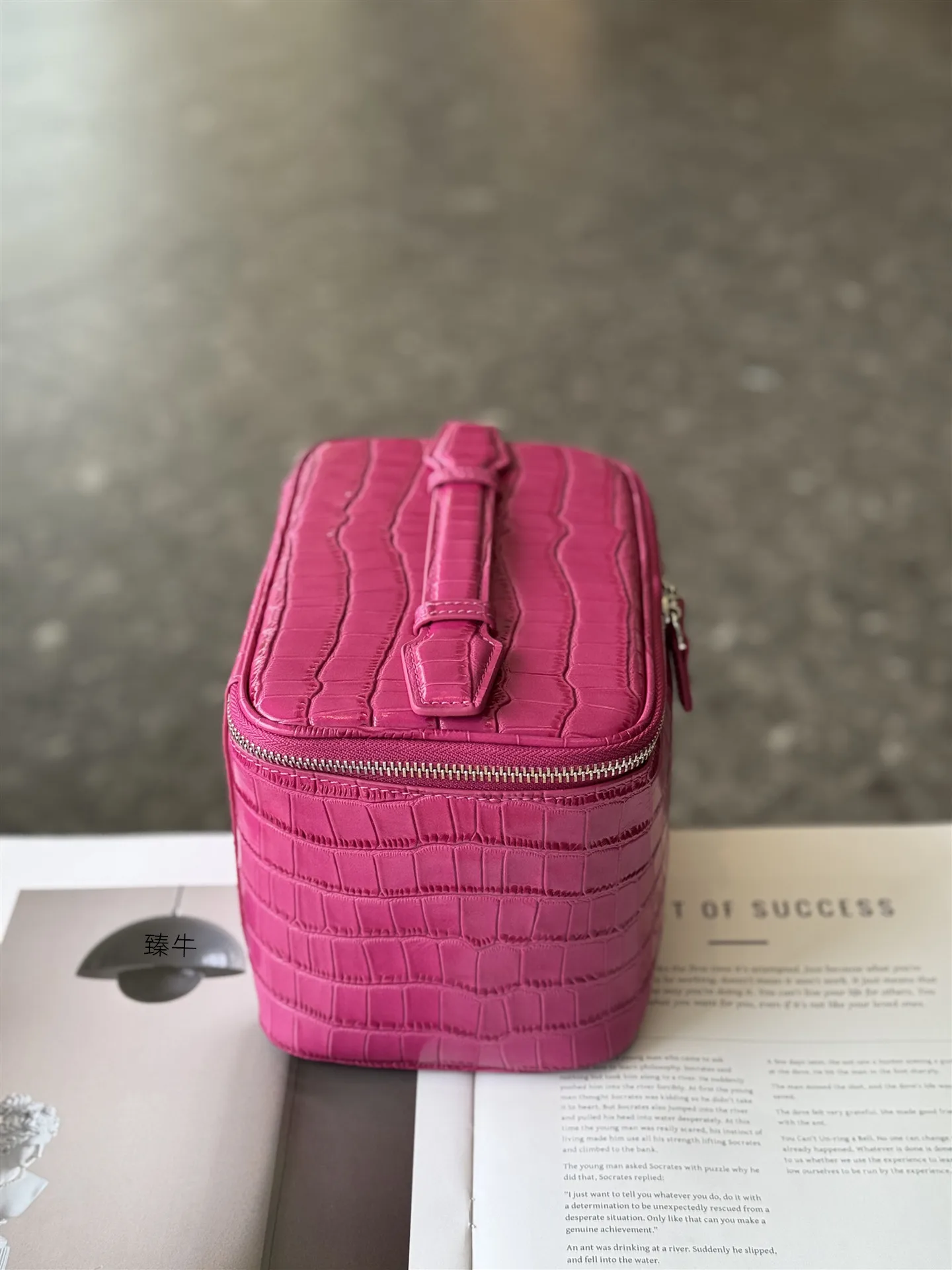 Crocodile Pattern Cowhide Cosmetic Bag Rose Red Light Luxury Genuine Leather Women Travel Portable Toiletry Storageanity Case