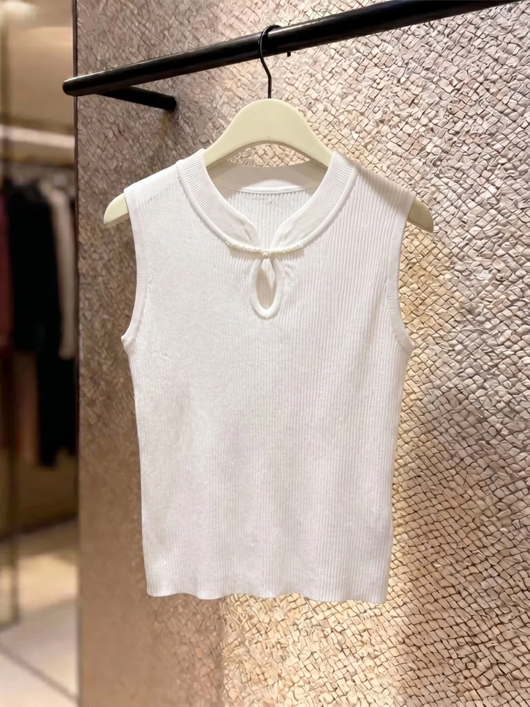 

Light Mature Style Hollow out Buttonless Ice Silk Knitted Vest Women's Summer Slimming Fashionable Lightweight Sleeveless Top