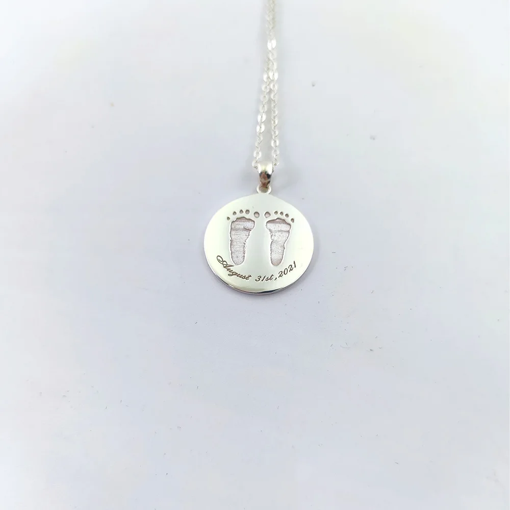 

Custom Engraved Fingerprint Baby Footprint Necklace Personalized S925 Fingerprint Name Necklace For Family Lover Keepsakes Gifts