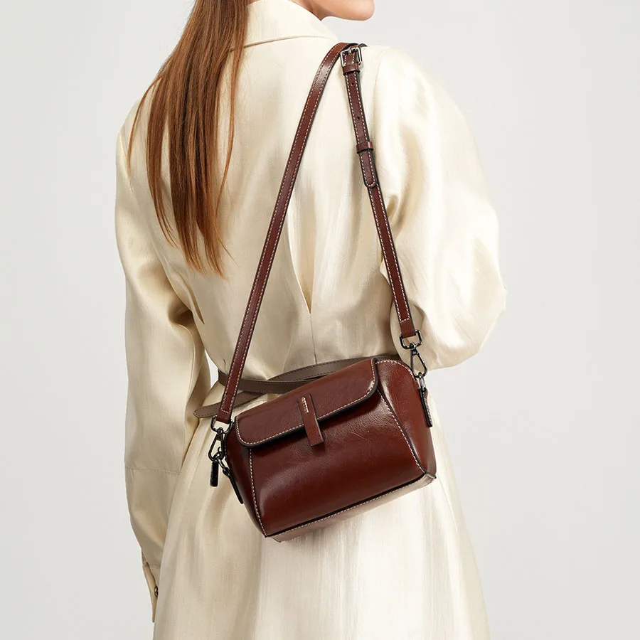 Vintage Women Small Crossbody Bag Genuine Waxed Cowhide Leather Magnetic Snap Multi‑Pocket Daily Ladies Shoulder Sling Handbag