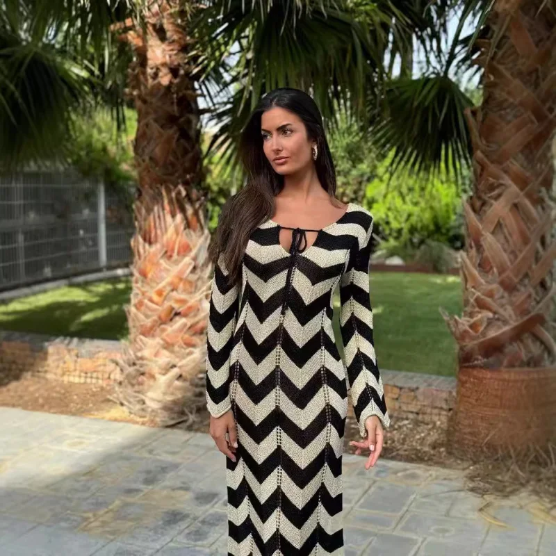 

2025Popular Women's New Style Wave Stripes Knitted Long-Sleeved Dress
