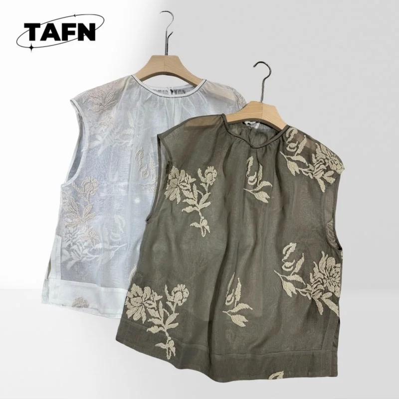 26 Elegant Linen Top Women French Vintage Floral Sleeveless Blouse Luxury Casual Summer Fashion Shirt BF2811