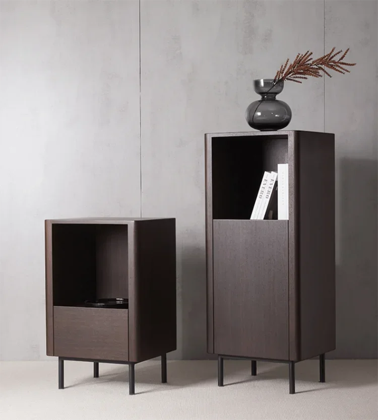 

Итальянский минималистичный дубовый шкаф для гостиной, высокий и низкий боковой шкаф для хранения вещей, минималистская современная дизайнерская модель, настенный винный шкаф для комнаты