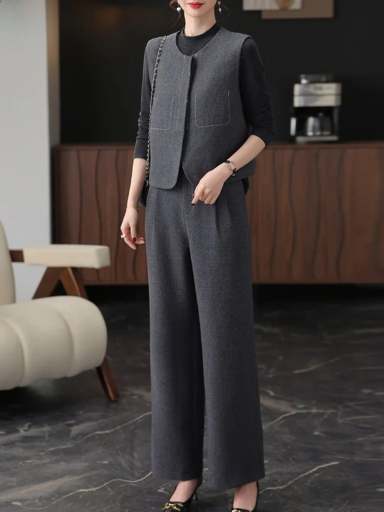 

Fashionable Midlife Mom 50 plus Stylish Set Autumn Clothes Vest Jacket 2025 New Style Midaged Spring Autumn Top Women