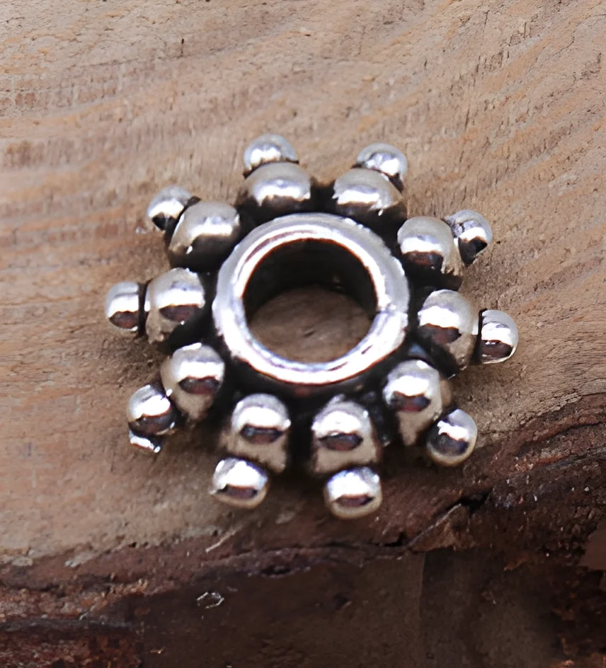 

40pcs 9*9mm Alloy matel antiqued silver spacer beads HW2538
