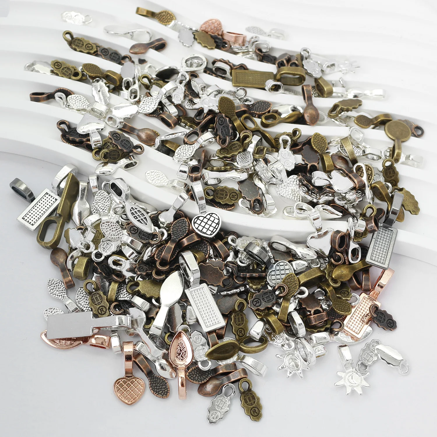 

Random Mixed 50g Alloy Stick On Flat Pads Shovel Shape Pendants Charms Hangers for Jewelry Making Accessory