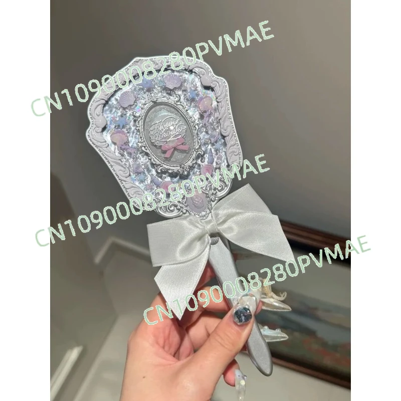 Handheld mirror peripheral texture court style female portable makeup mirror