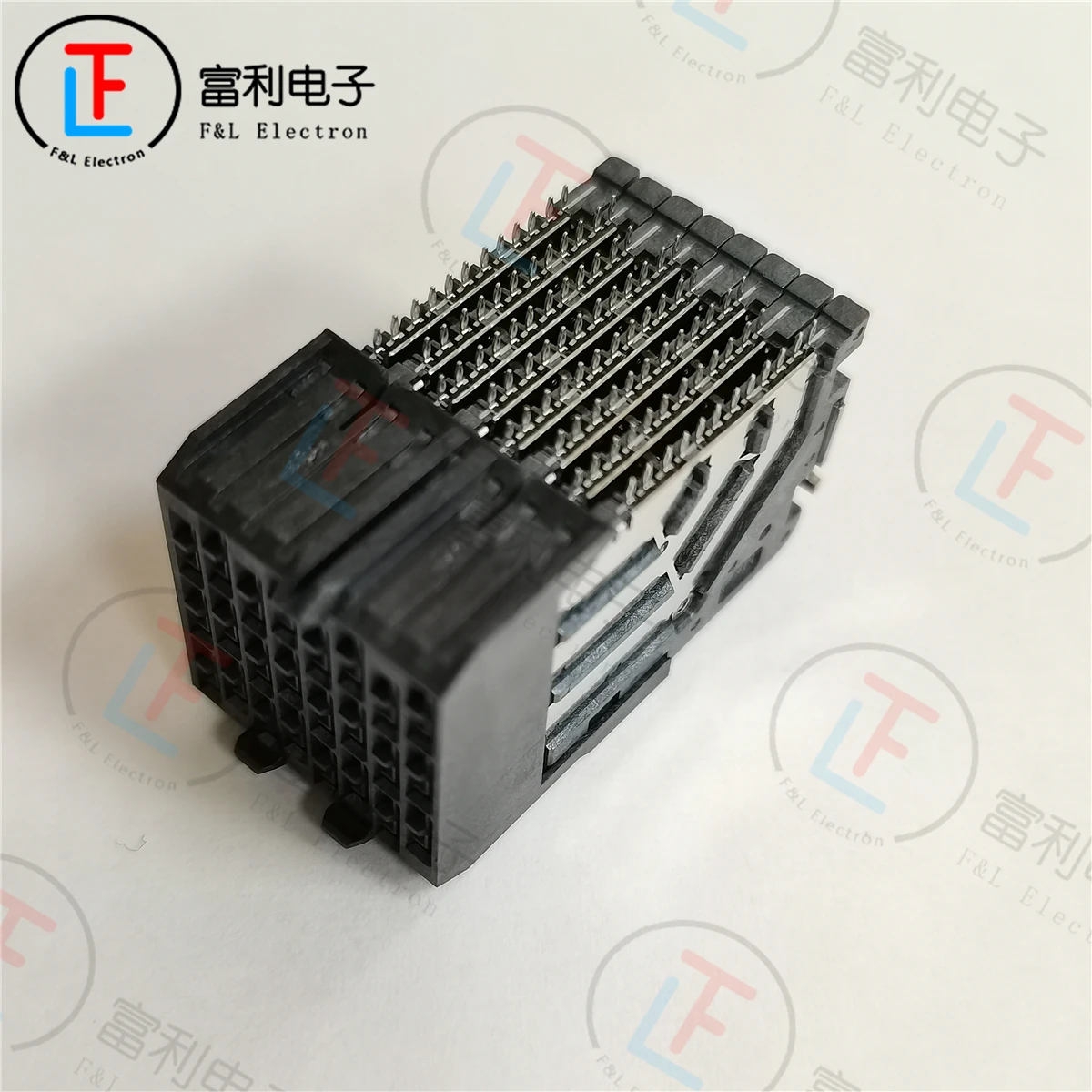 2PCS 1719901038 01719901038 171990-1038 3 * 8 Row 1.9MM