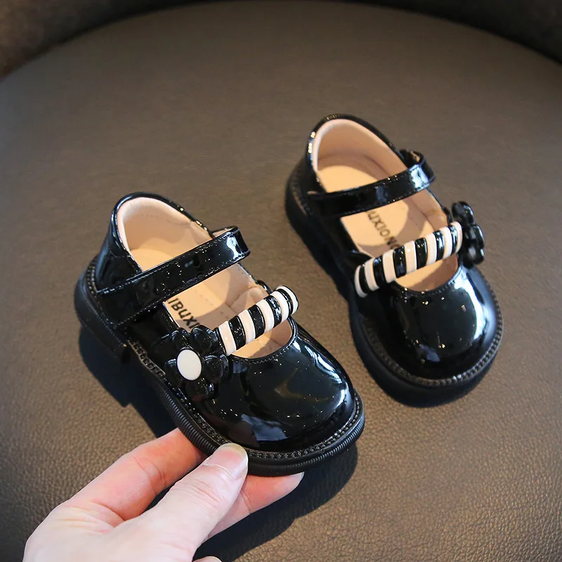 Sepatu kulit paten PU mode sepatu putri bayi perempuan bunga lucu sol lunak bayi baru lahir balita Mary Janes