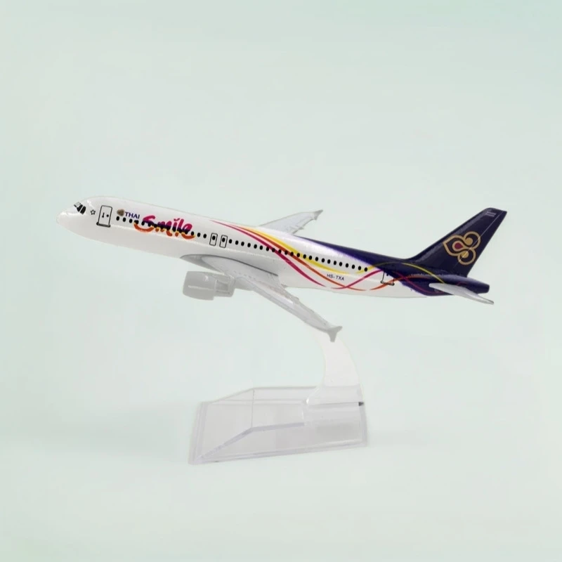 

Toy Airplane For Kids Souvenir Plane 16CM Thai Smile Airways A320 Simulation Alloy Aircraft Model Diecast Children Collection