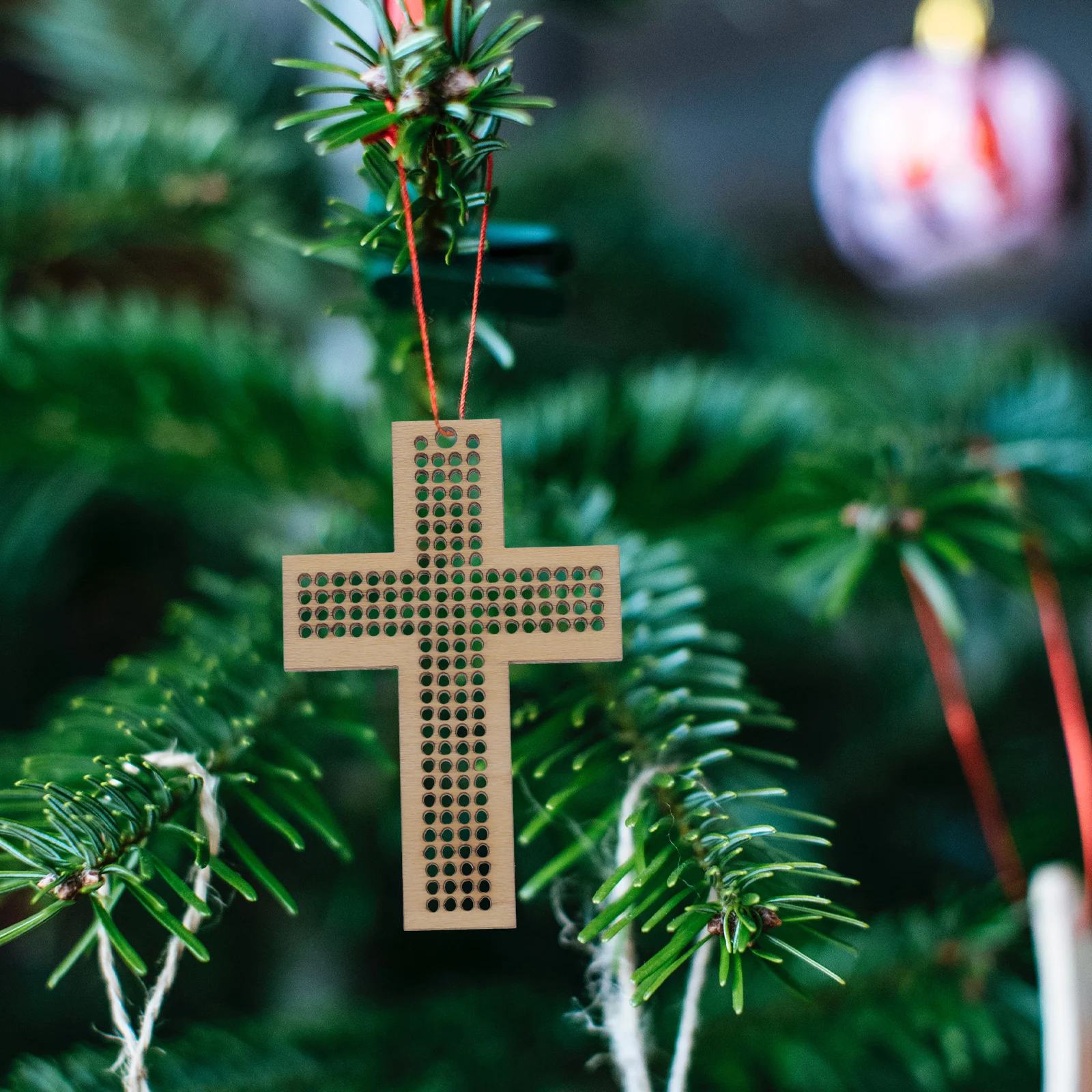 

5pcs Mini Wood Chips Diy Handmade Wooden Pendant Durable Portable Hollow Cross-Stitch Wood Plate Handmade Design For Gift Lovers