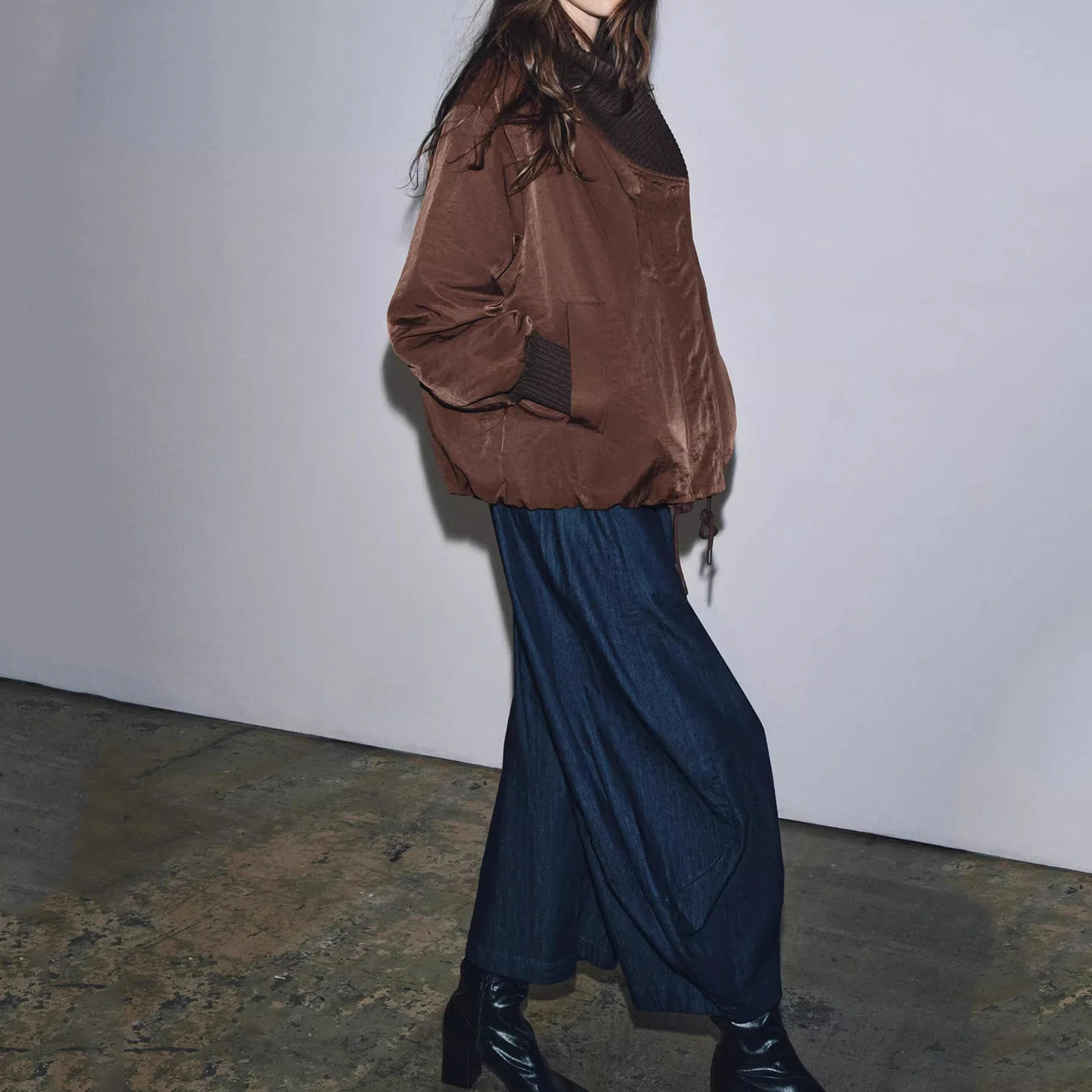 Faionable فضفاض مضلع طويل Sve Jaet المرأة عادية Sle سستة إغلاق الوقوف طوق ملابس خارجية للسيدات خريف 2025