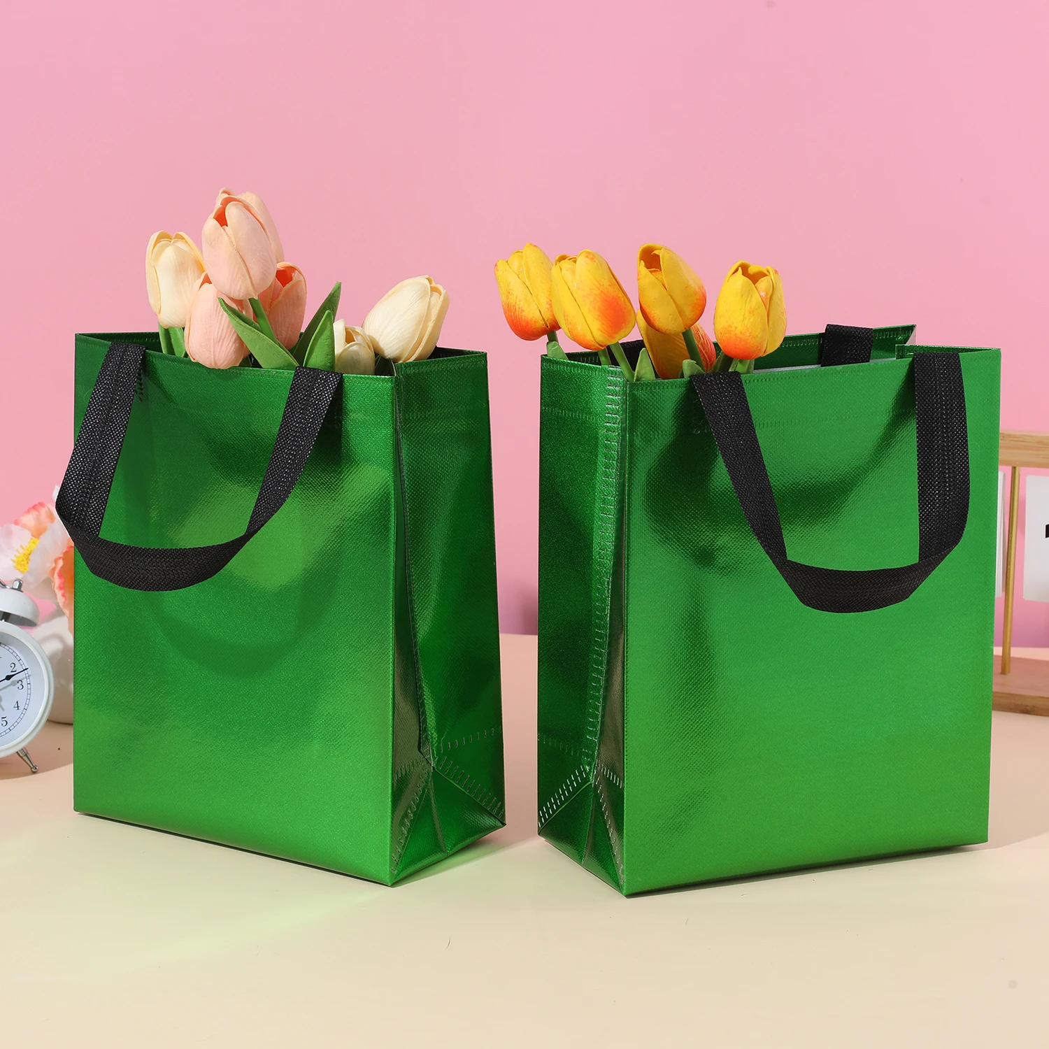 Mixed Color Gift Bag M, 12 reusable gift bags, made up of six bright colors and gloss suitable as a small gift bag, birthday bag