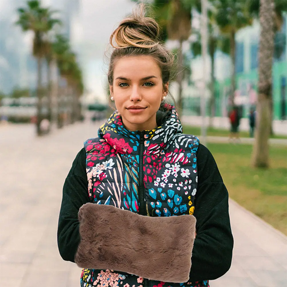 

2Pcs Hand Warmer Pillow Winter Warm Thick Soft Faux Portable Muff Hand Muff Outdoor Use Light Brown Faux Arm Warmers