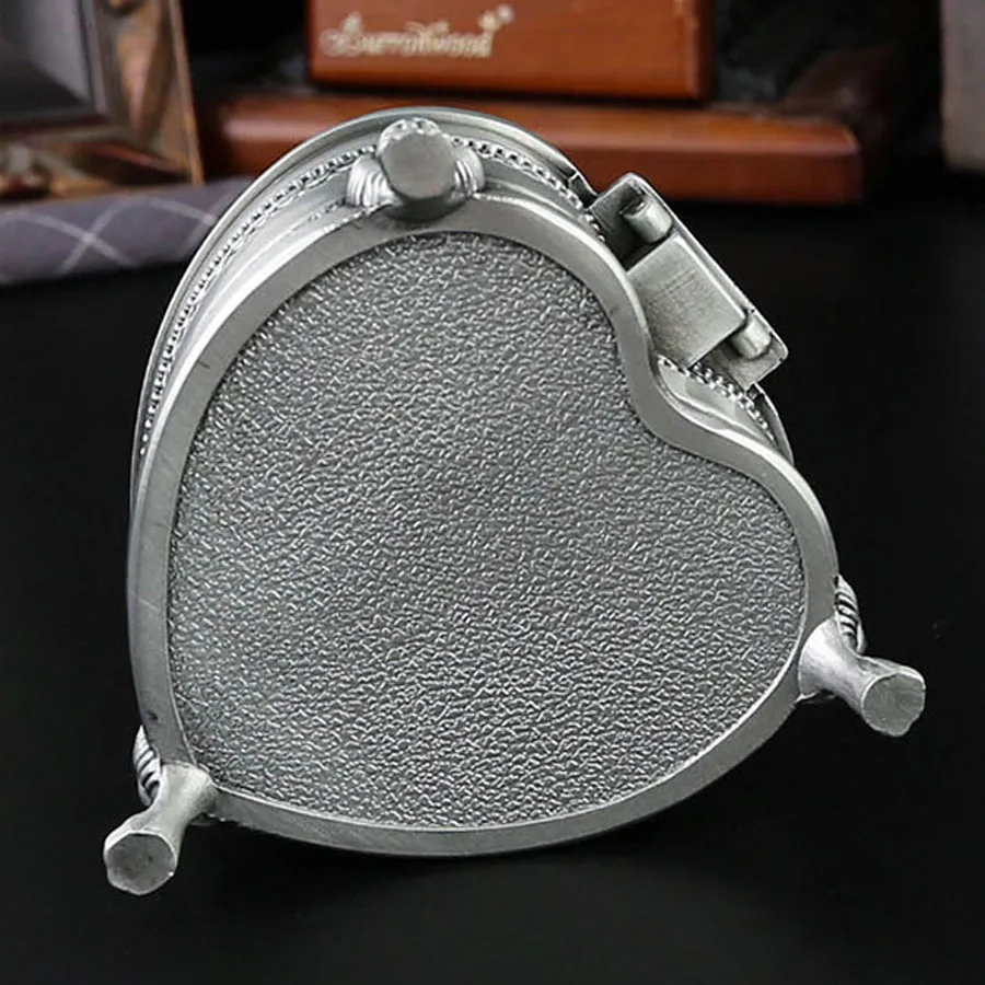 Ancient Egyptian Style Metal Jewelry Box Vintage Heart-Shaped Small Storage Box Suitable for Birthday Wedding