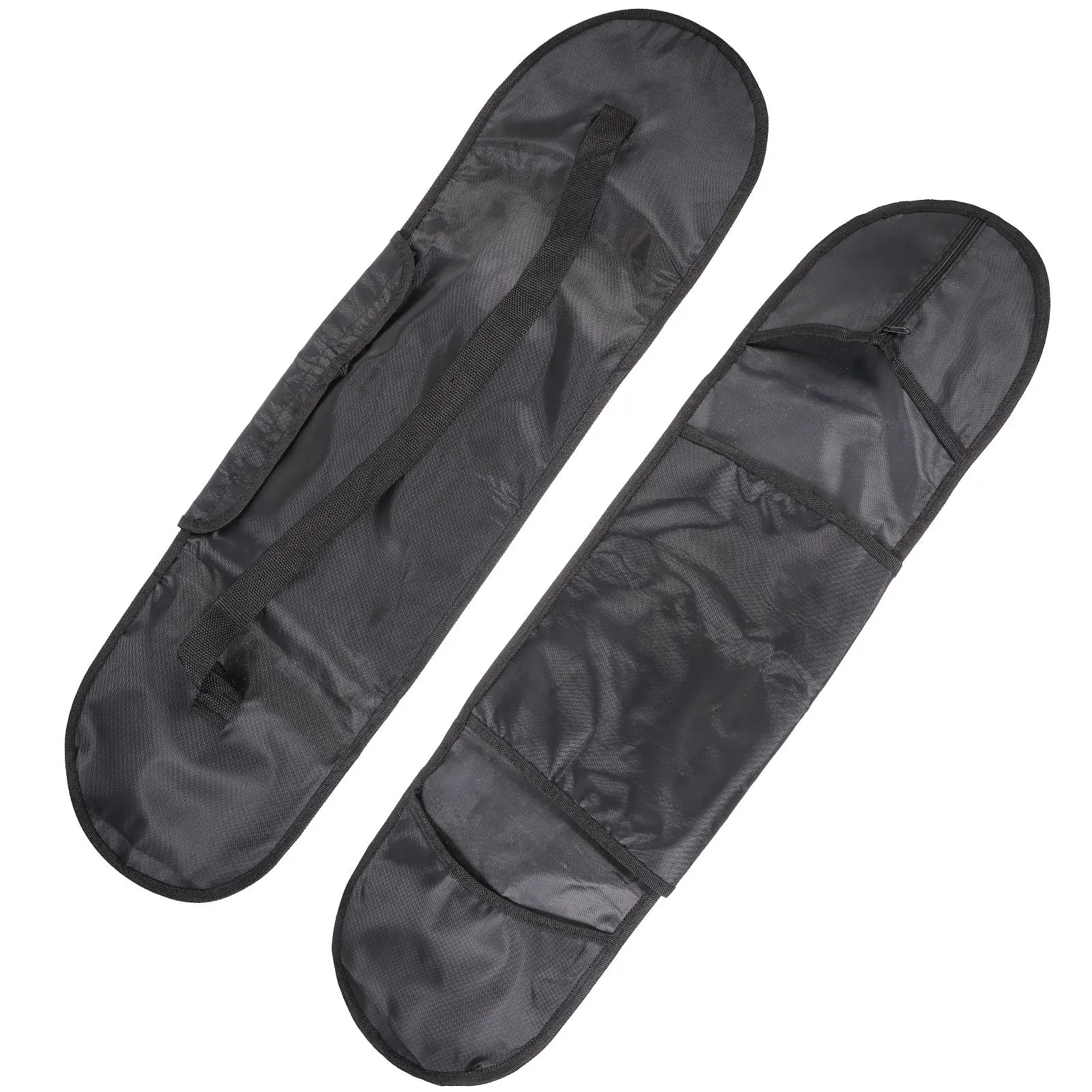 กระเป๋าสเก็ตบอร์ด สีดำ ผ้าคุณภาพสูง ดีไซน์กะทัดรัด พร้อมสายสะพายไหล่ปรับได้เพื่อการขนย้ายที่สะดวก เหมาะสำหรับใช้เป็นเป้สะพายหลัง