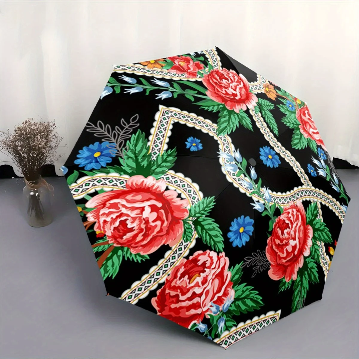 

Автоматический открытый/закрытый зонт с цветочным узором — элегантные красные пионы, голубые ромашки, черный фон — компактный складной зонт