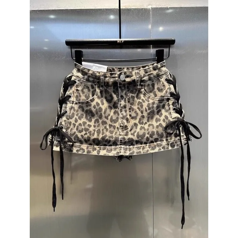 

Design Straps Spice Girl Hip Skirt Women's 2025 Autumn Retro High Street Leopard Print Denim Skirt