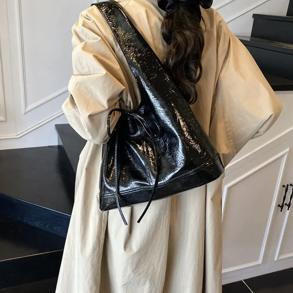 

New Deisgn Oil Wax Leather Tote Bag Korean Style Large Capacity Bow Bucket Bag Solid Color Sweet Commuting Shoulder Bag