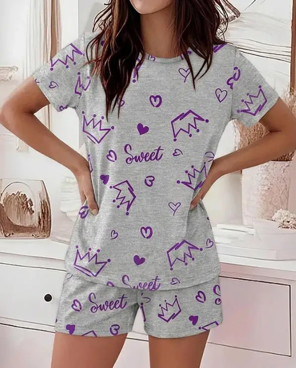 

Комплект из двух предметов: женский костюм, весна 2026, новинка, топ с коротким рукавом и буквенным принтом, шорты с эластичным поясом и карманами, повседневный комплект для сна