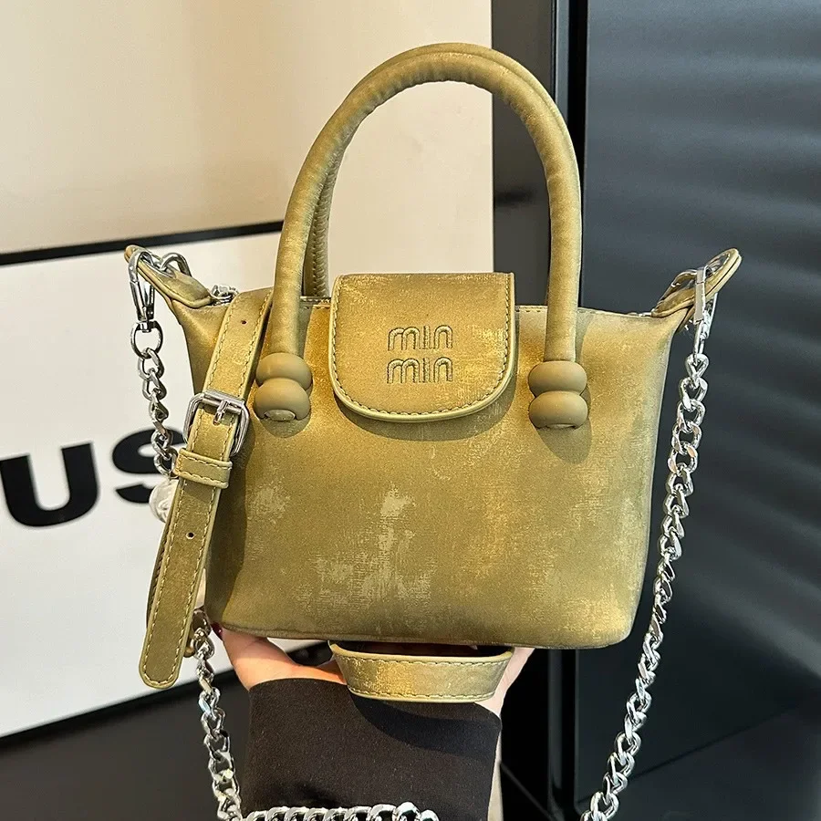 

2025 New Chain Shoulder Bag, Fashionable and Versatile Crossbody and Handheld Bag, Small Square Bag with A Sense of Luxury
