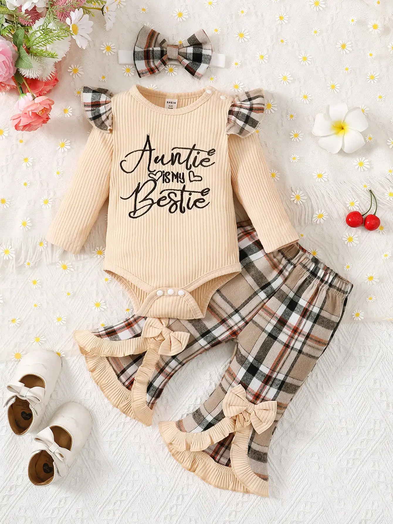 

The Sweet And Cute New Baby Set Features A Ruffled, Fly-Sleeved, Long-Sleeved Jacket And Plaid Slit Flared Pants