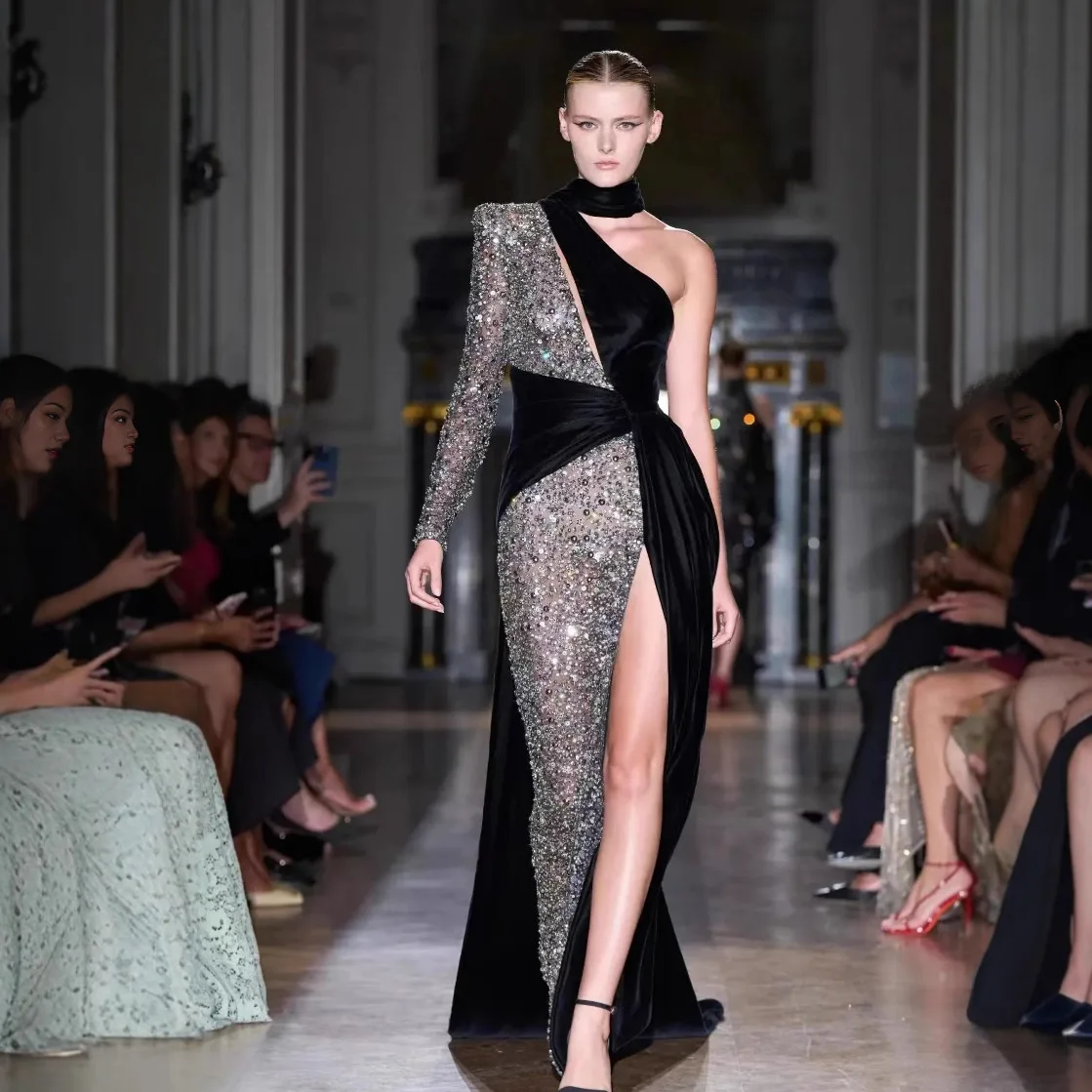 Sexy High Quality Women Single Shoulder Dresses Long Sleeved Hanging Neck Heavy Industry Sequin Hollow Slit Maxi Party Dress