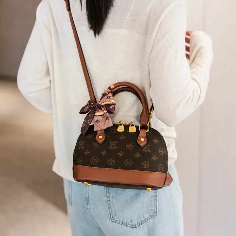 حقيبة نسائية جديدة موديل 2025 بطباعة ريترو - فاخرة خفيفة، محمولة، كتف/كروس