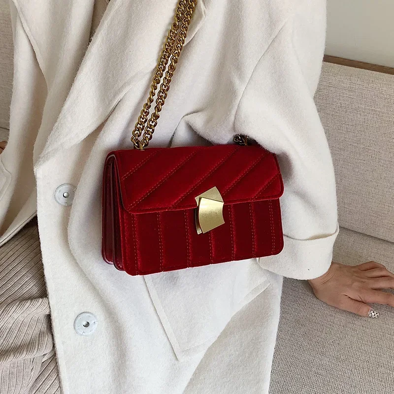 Luxury Female Chain Shoulder Small Square Bag Female New Handbag Fashion Velvet Retro Shoulder Metal Lock Chain Shoulder Bag