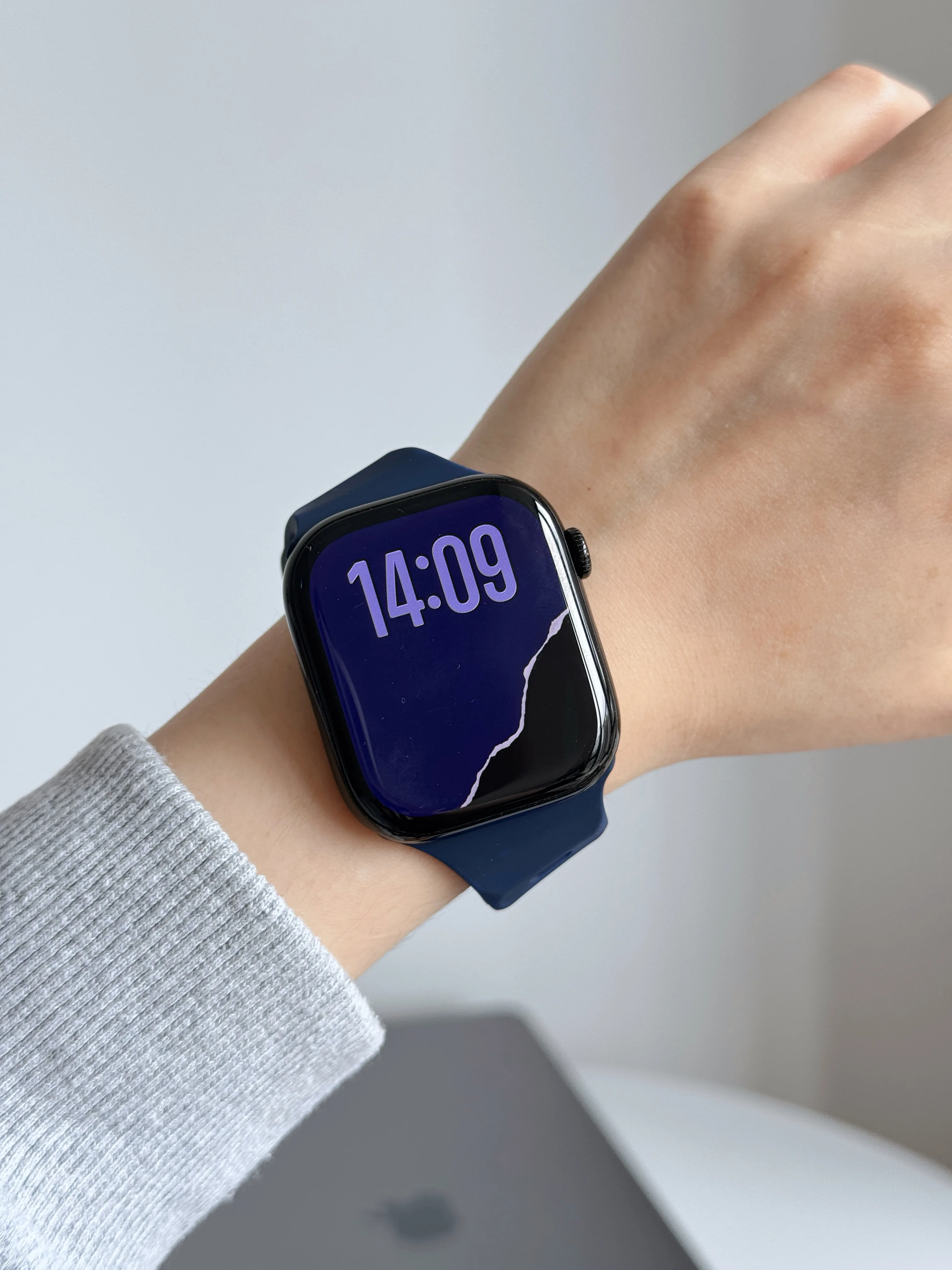 Kreatives, schräges Silikonarmband für die Apple Watch, 40 mm, 41 mm, 44 mm, 45 mm, S10, S11, 46 mm, 42 mm, iWatch Series 12, 11, 10, 9, 8, 7, 6. – Detail 7