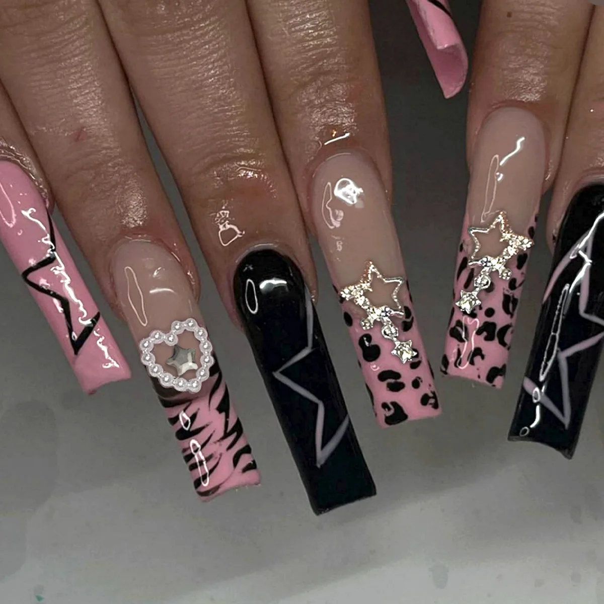 24 stuks lange vierkante Franse kunstnagels zilver glanzend poeder draagbaar volledige dekking nagels tips pentagram strass druk op nepnagels